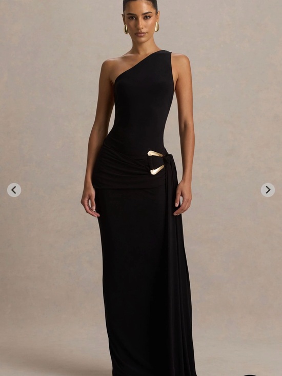 Club L London Dresses & Skirts - BONNIE
Black Asymmetric-Neck Maxi Dress With Open-Back